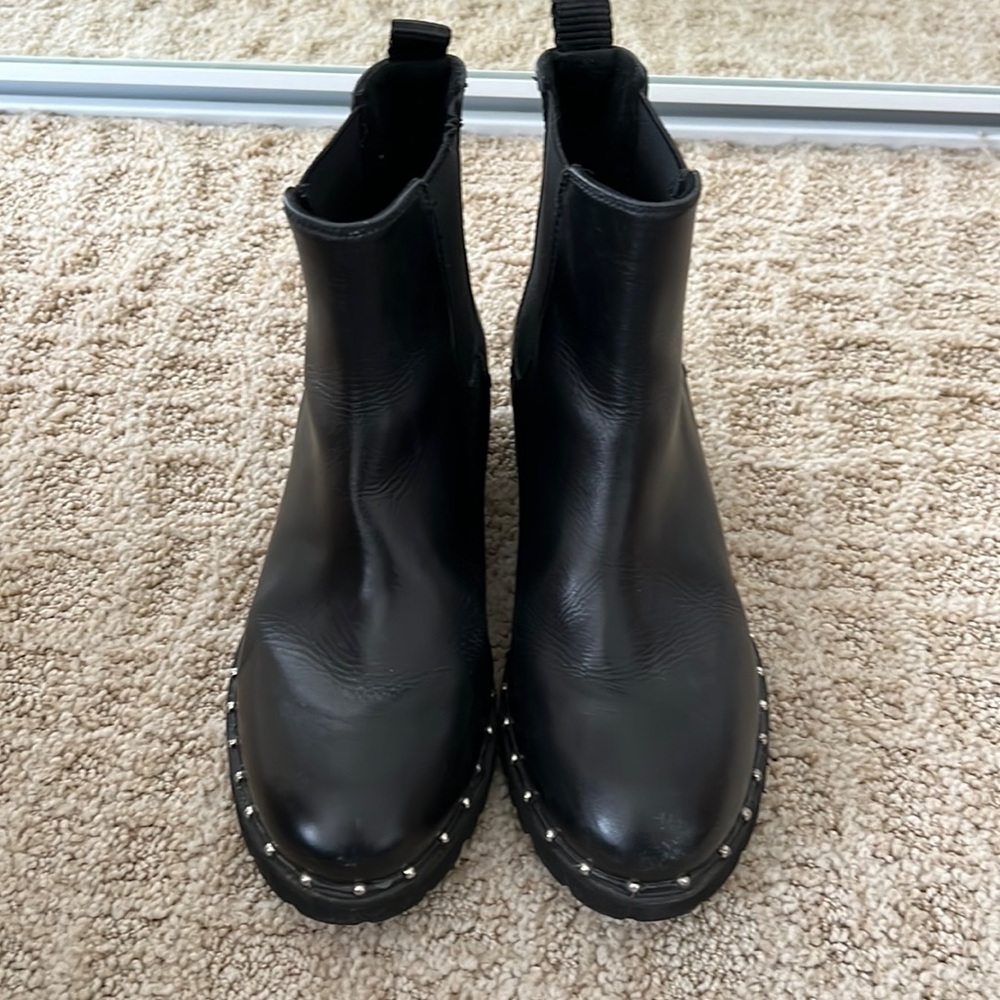 Steve Madden Chelsea boots